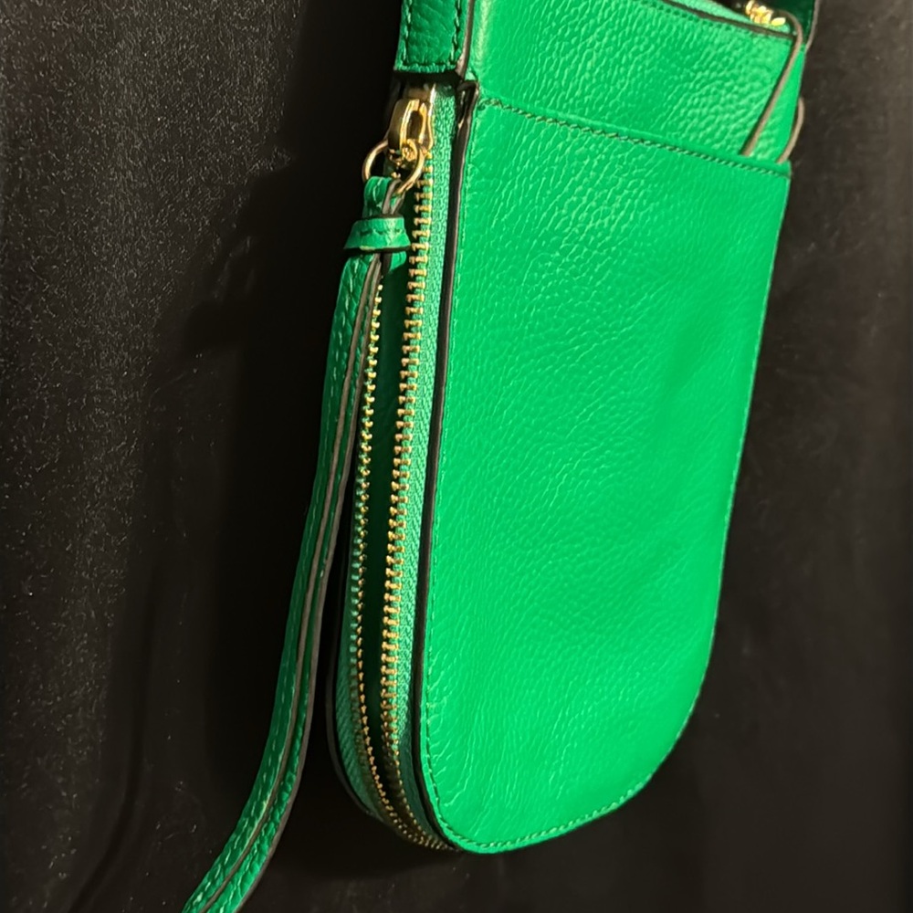 🆕 Vince Camuto Leather Kenzy Crossbody Lotus Green Purse NWT - Picture 4 of 6